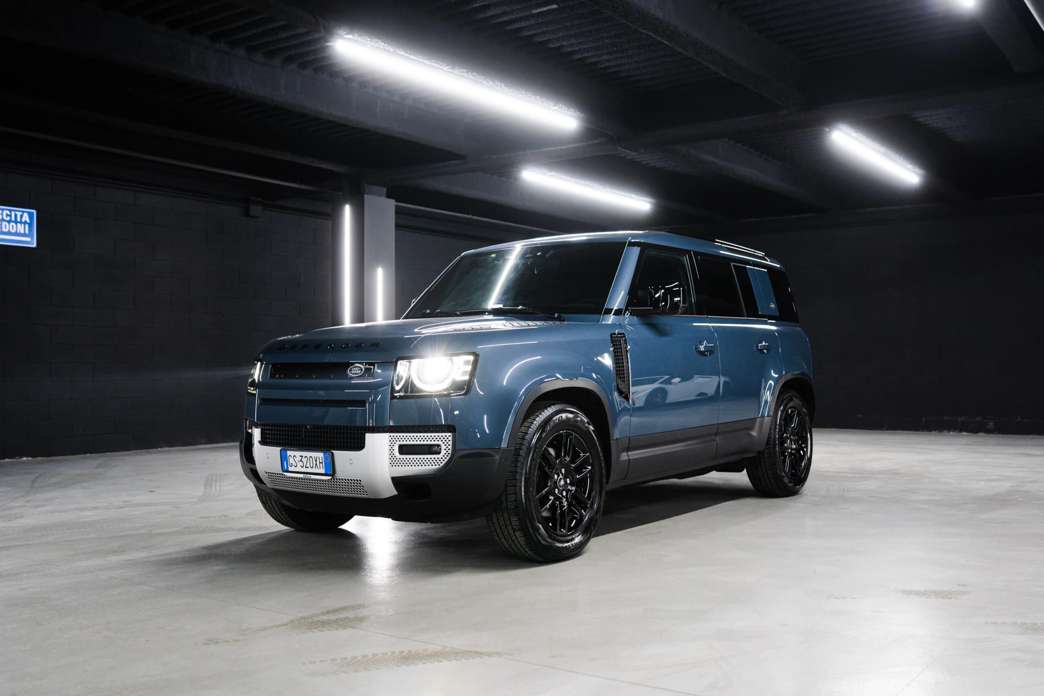 Land Rover Defender 110