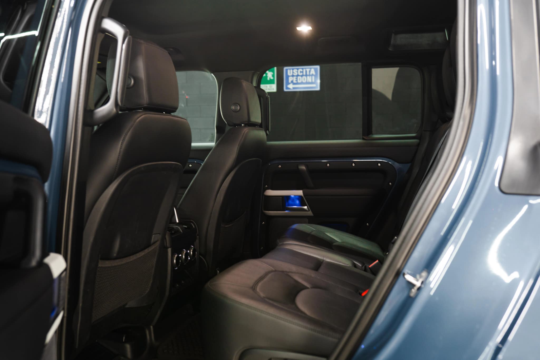 Land Rover Defender 110